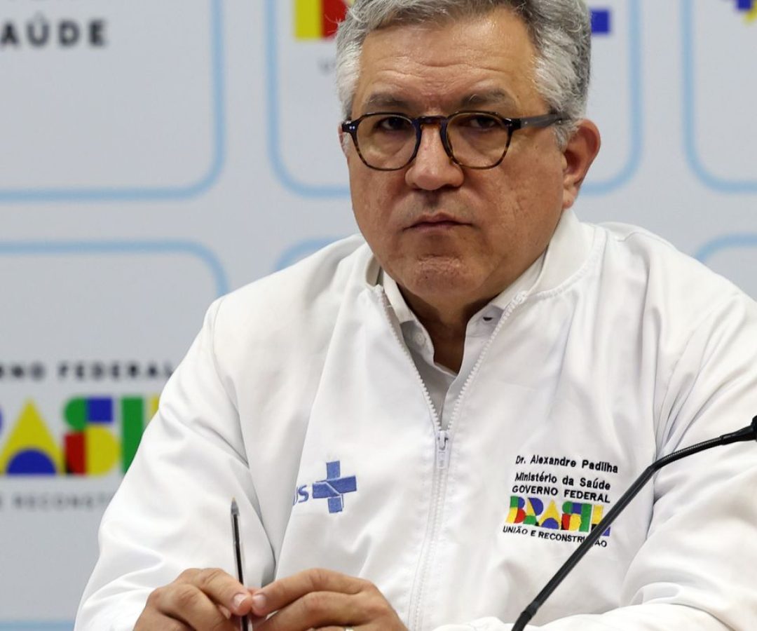 "Saúde e soberania não se negociam", diz Padilha após sanção