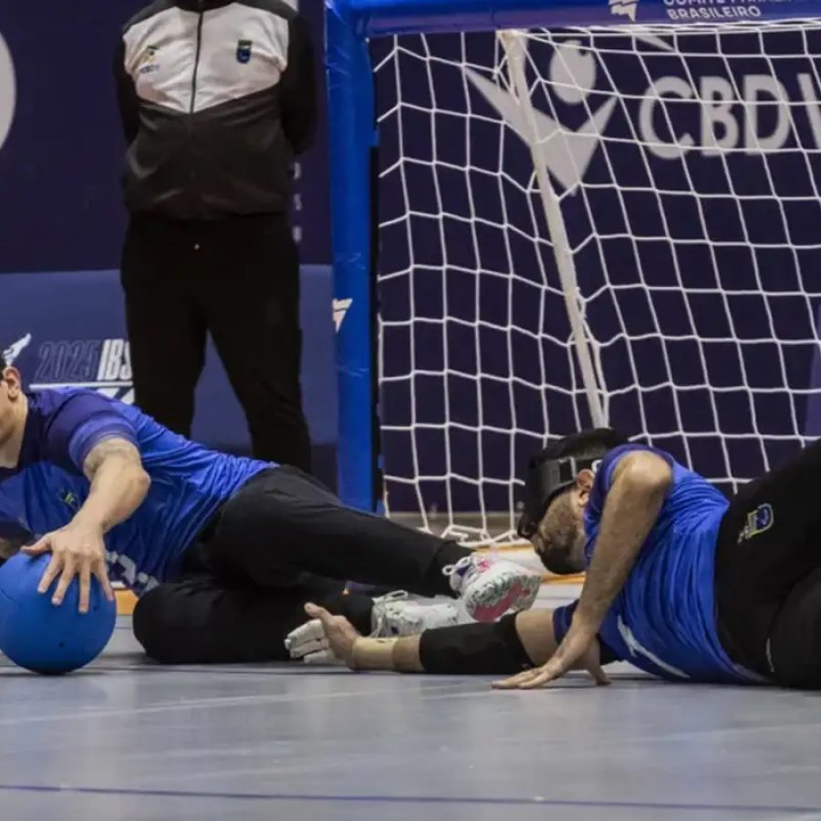 Brasil vence 4 jogos no 1º dia do Campeonato das