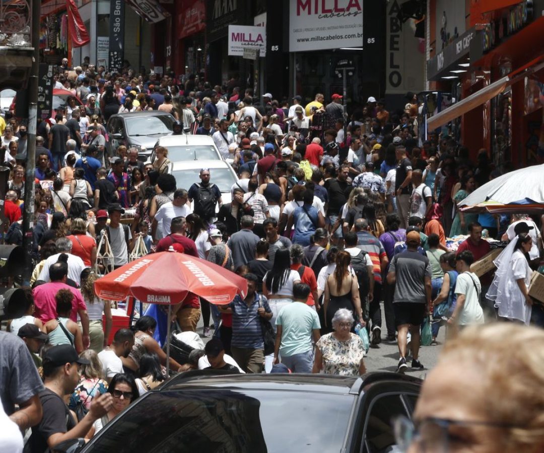Inadimplência de famílias cresce na cidade de SP, diz Fecomercio