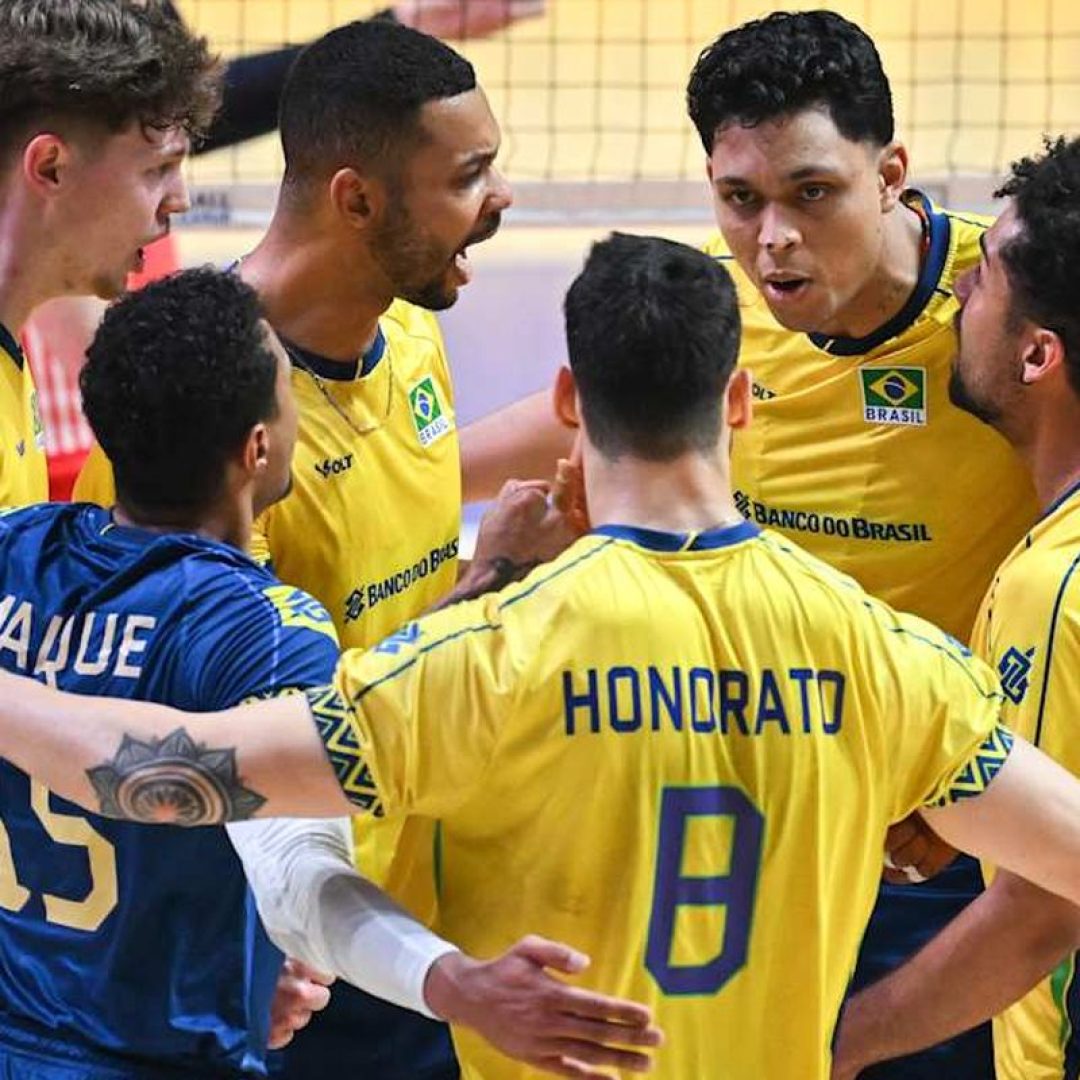 Brasil vira sobre anfitriã China e avança à semi da