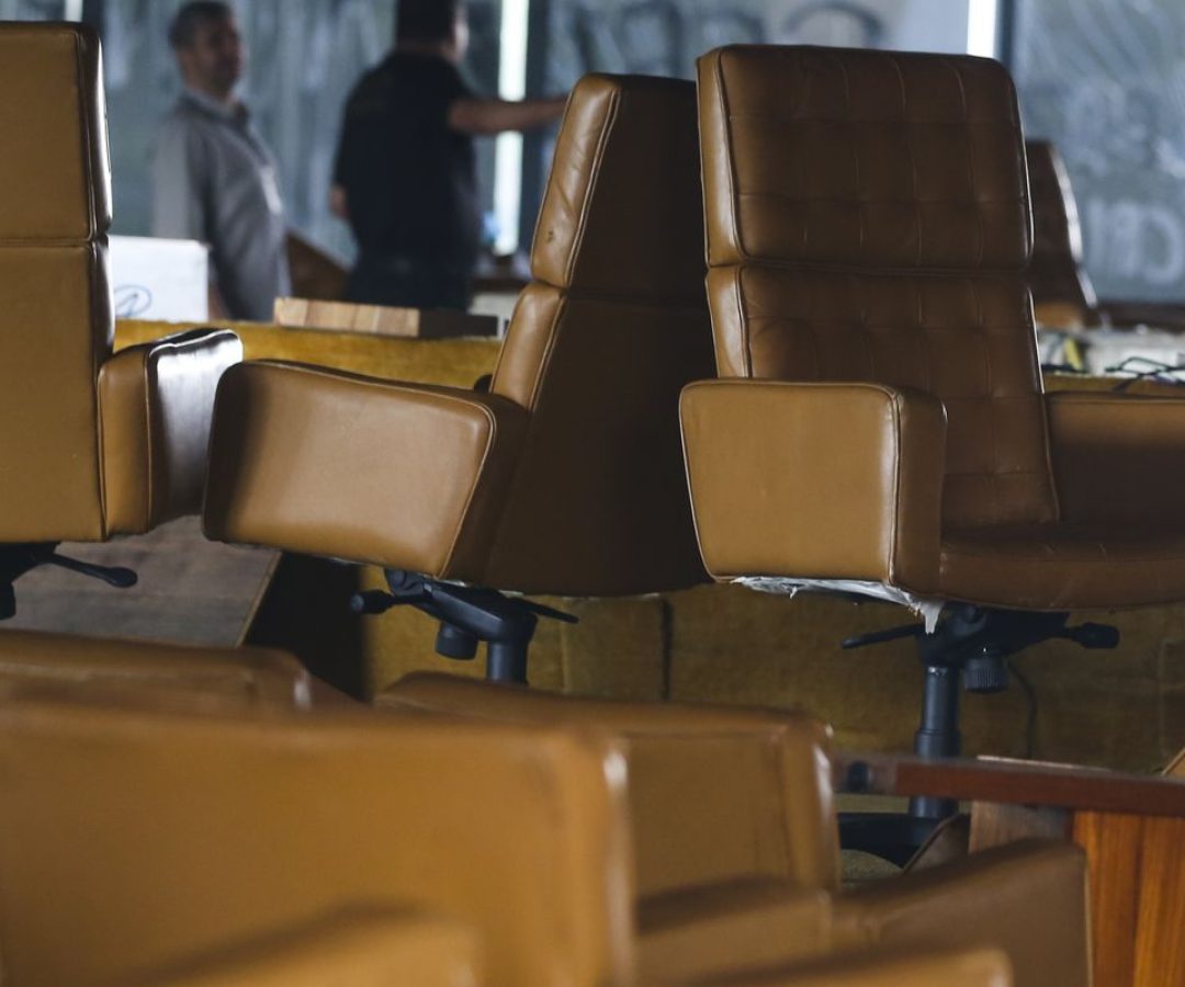 8/1: STF vota para condenar homem que sentou na cadeira