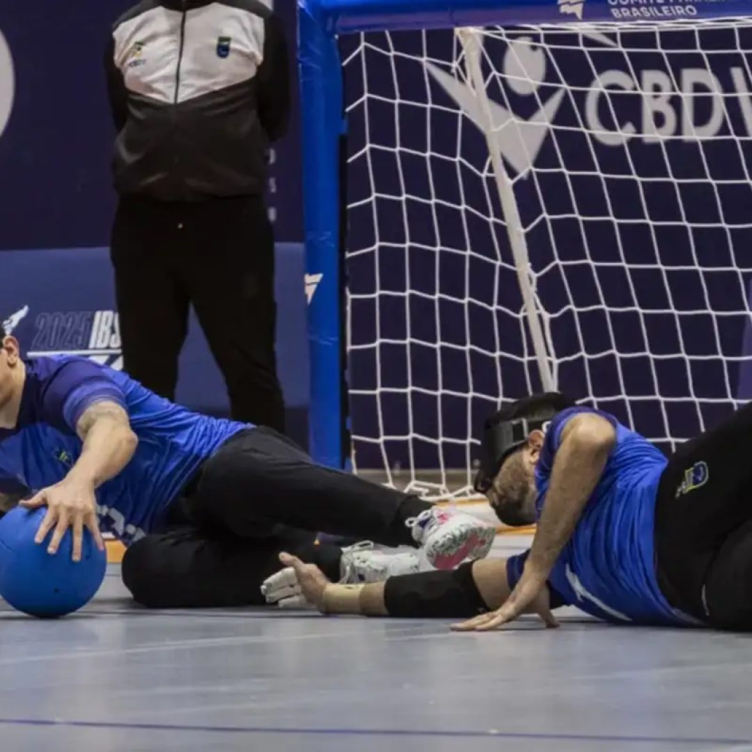 Brasil vence 4 jogos no 1º dia do Campeonato das